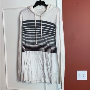 Men’s XL hooded long sleeve top